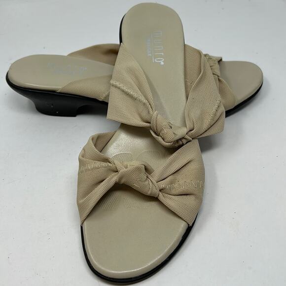 Munro Women's Beige Short Heel Knotted Sandals Size 7.5 - Picture 1 of 12